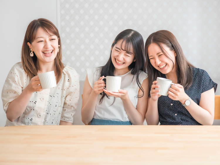 笑顔の女性